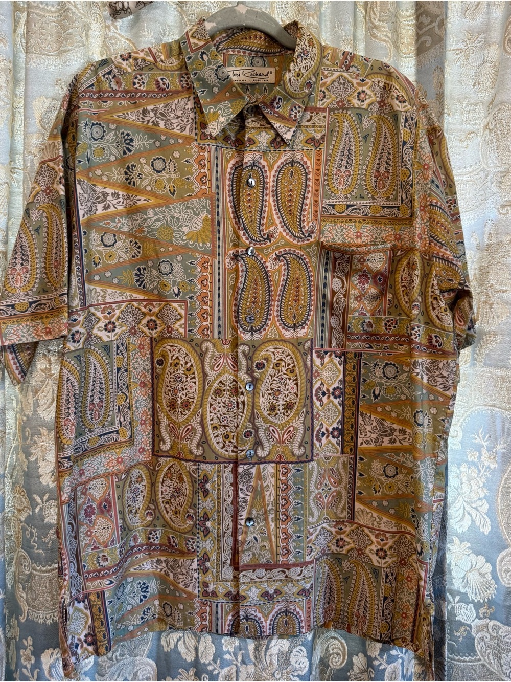 Tori Richard Honolulu 100% Cotton Vintage-Inspired Paisley Short Sleeve Shirt
